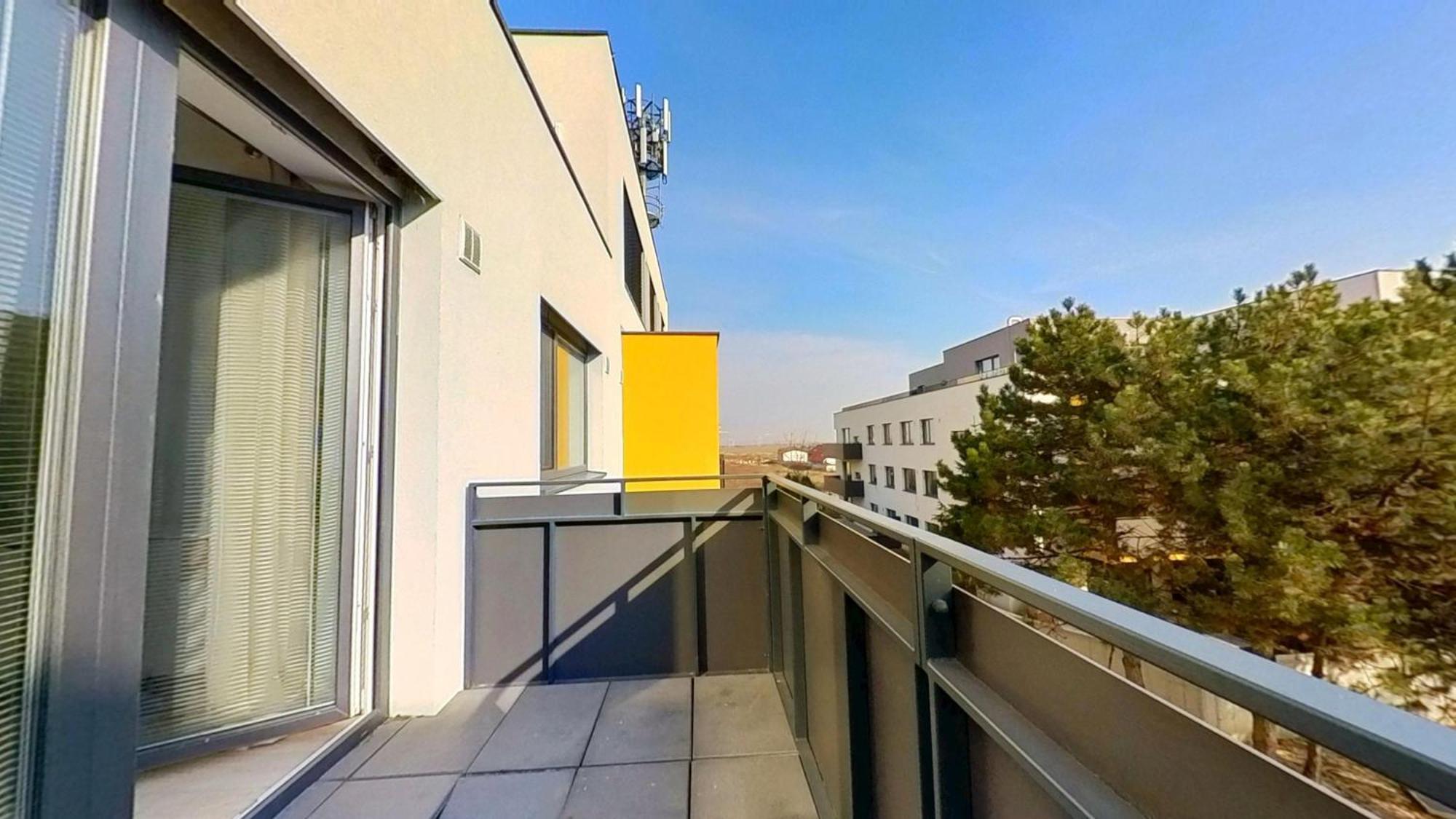 Air-Conditioned 2 Room Apartment, With Terrace, Rovinka, 302 Ngoại thất bức ảnh
