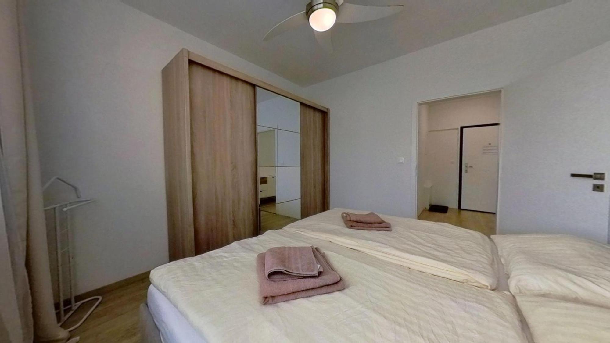 Air-Conditioned 2 Room Apartment, With Terrace, Rovinka, 302 Ngoại thất bức ảnh