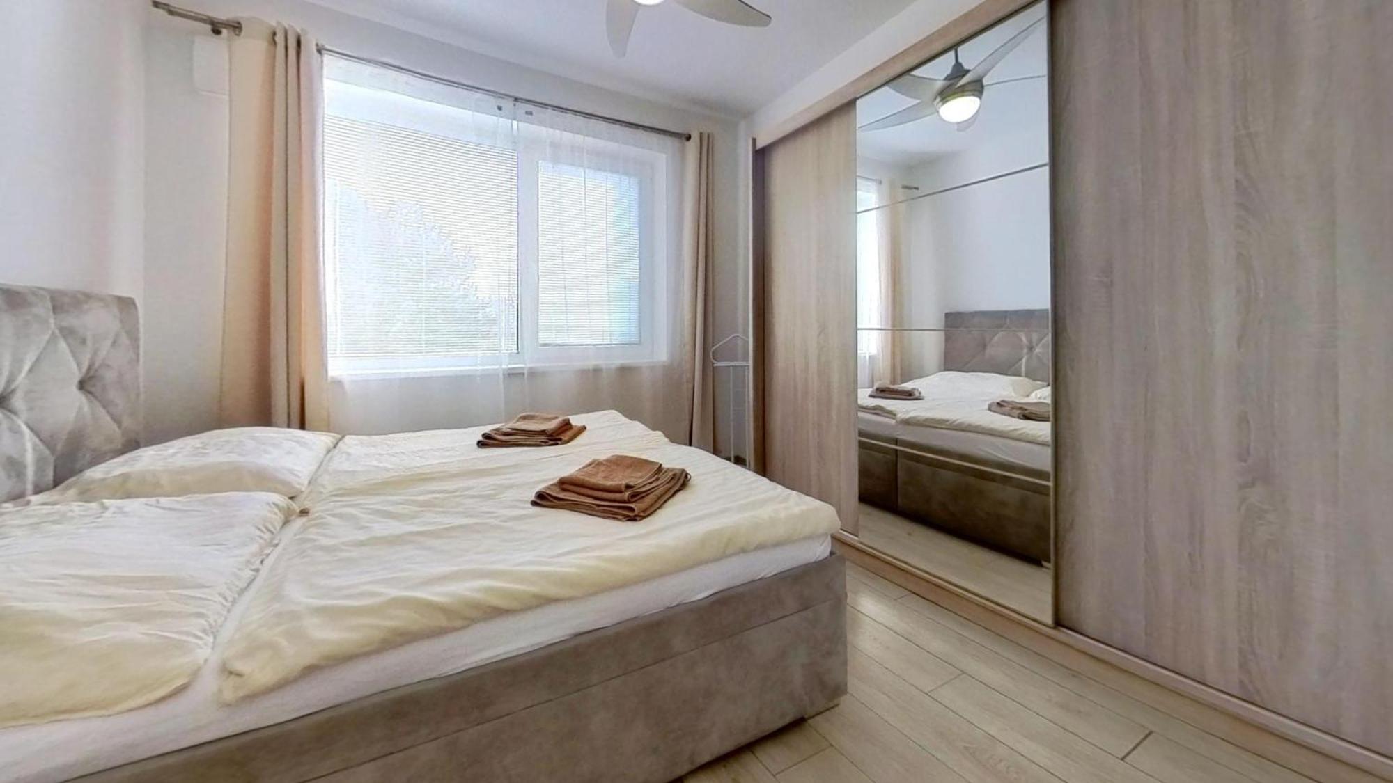 Air-Conditioned 2 Room Apartment, With Terrace, Rovinka, 302 Ngoại thất bức ảnh